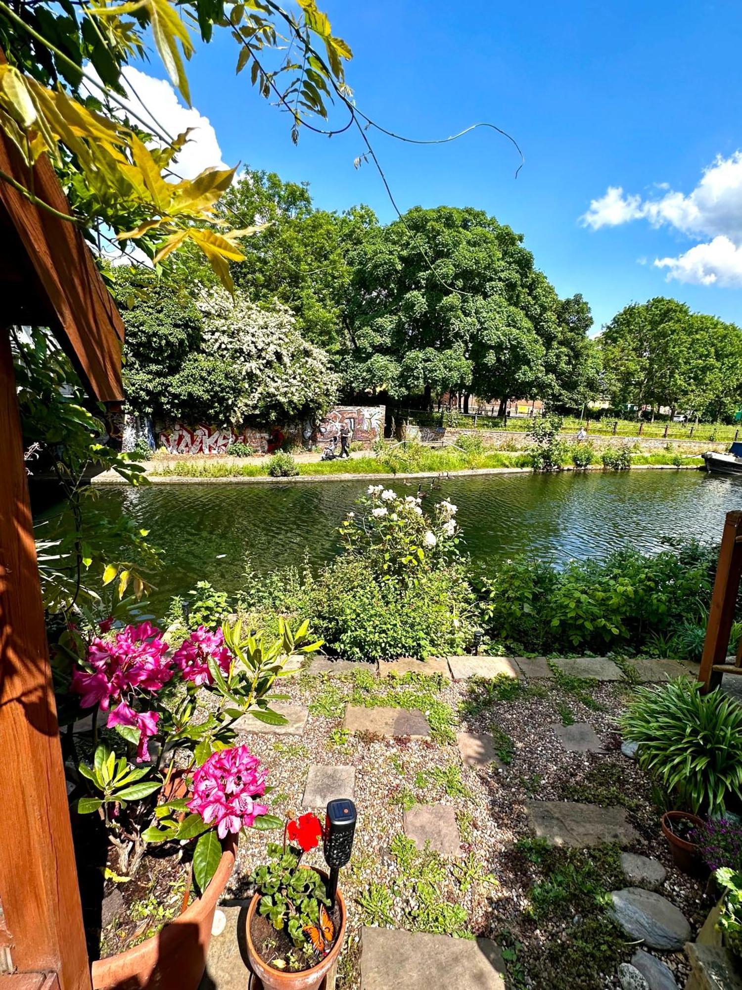Canal View House: Of Oasis