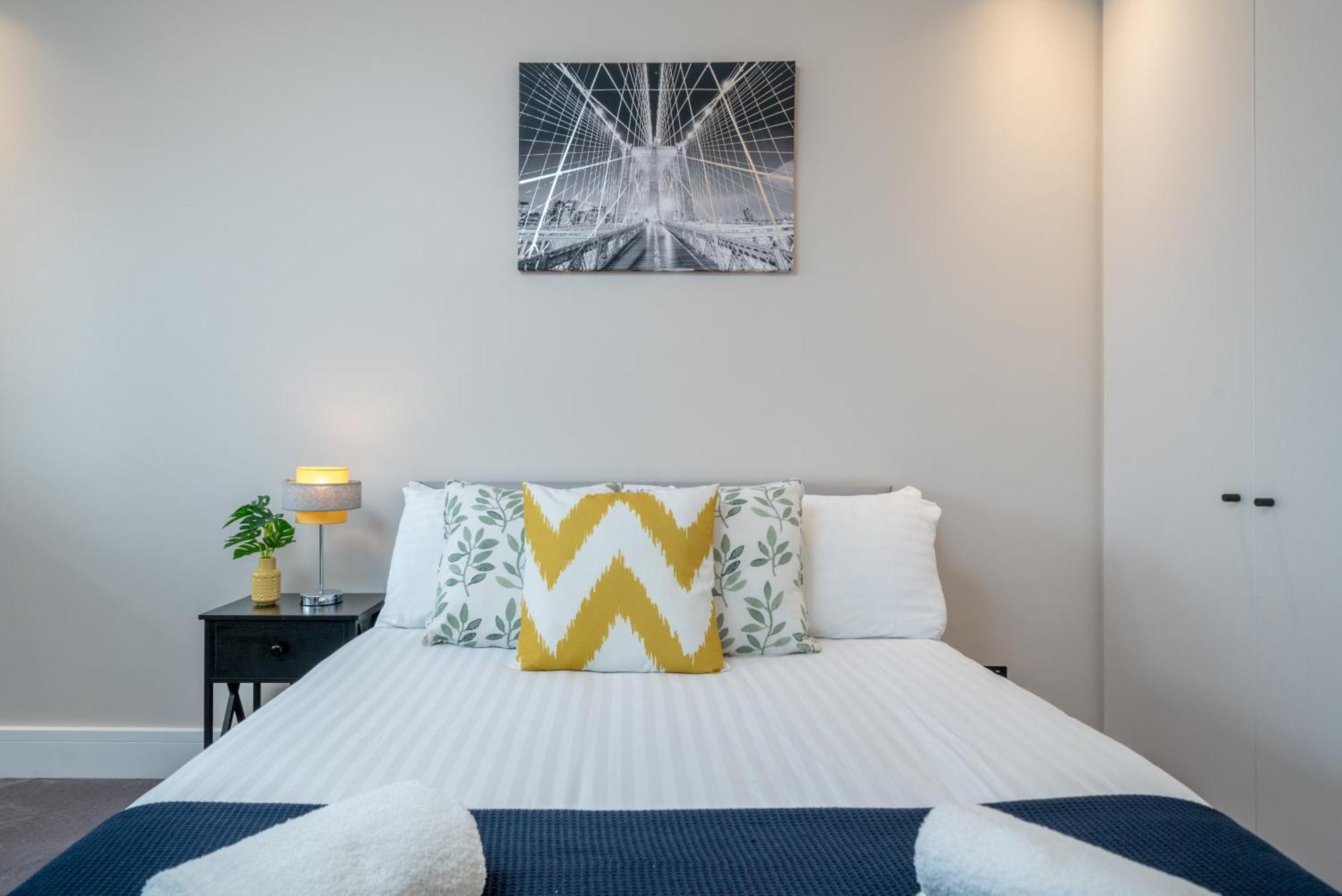 Apartment Skyvillion - Cozy Large 4 & 1 Bed In Enfield, Mins To Tube Station, Free Wi-fi