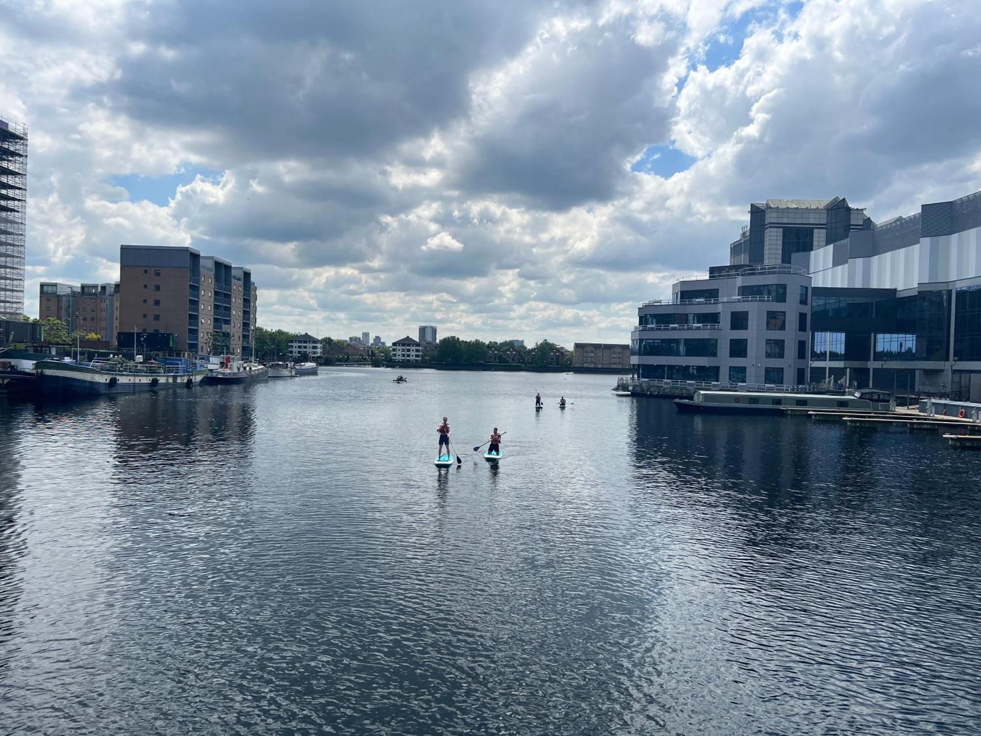 Modern Ground Floor In Canary Wharf, Free Parking Appartement *