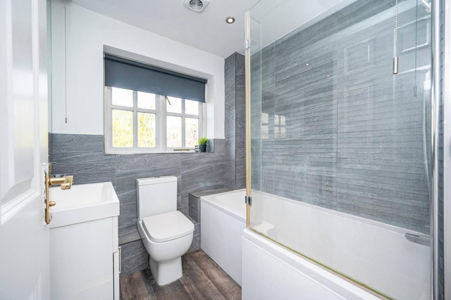 Greenwich House 10 Mins To O2 - Free Parking Pass The Keys Holiday home