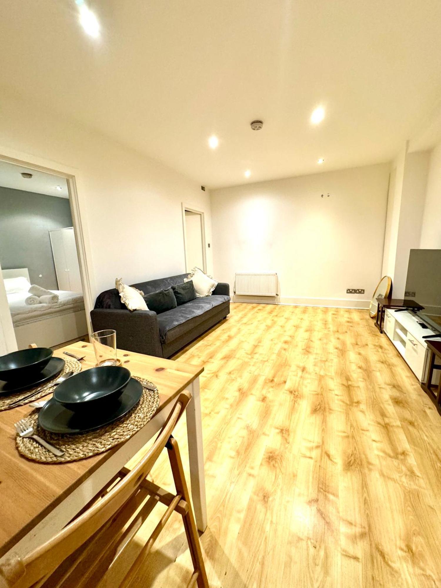 London, Notting Hill Apartment *