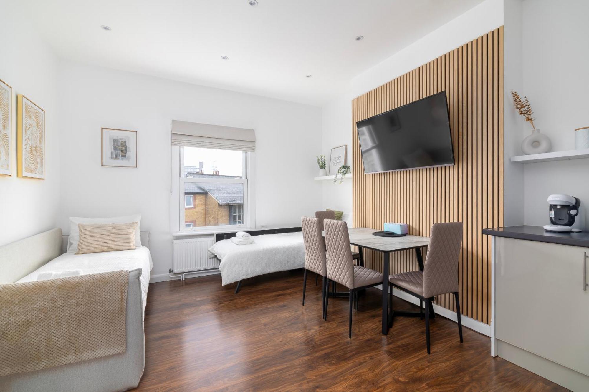 Cosy In Queens Park * London