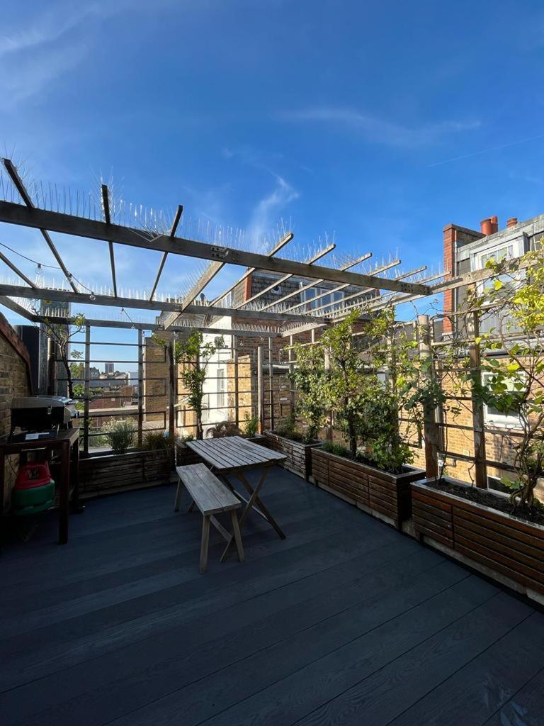 Apartment Artist