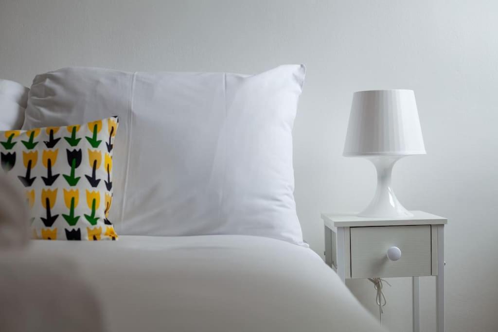Modern Living In Stylish 3-bed Flat Londen