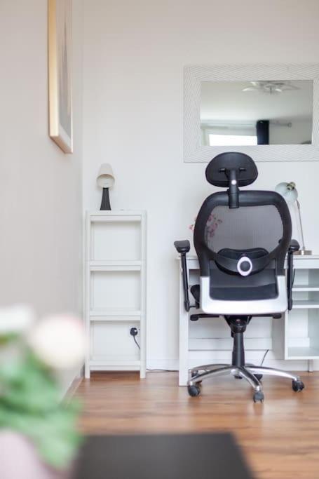 Modern Living In Stylish 3-bed Flat * Londen