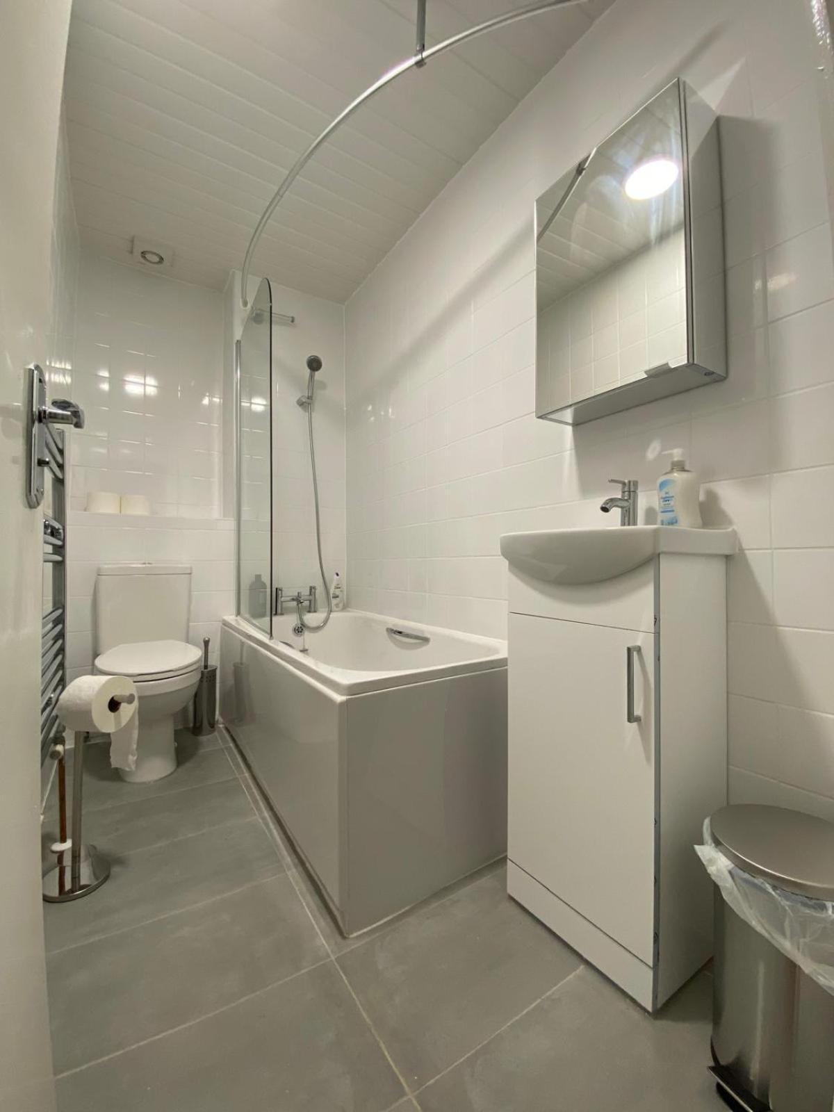 Comfy Private Bedrooms Across The Euston Station London