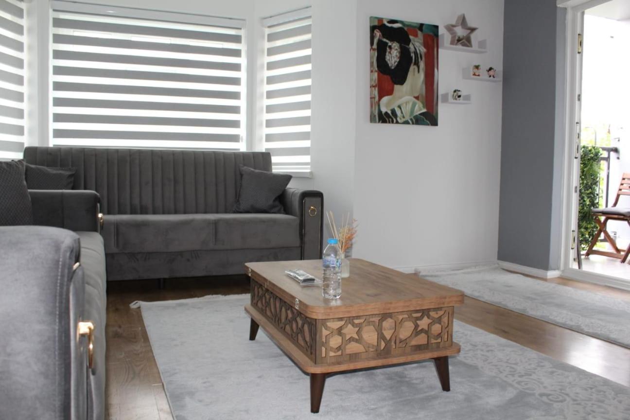2 Bedroom Entire Flat 2 Minutes From Underground Apartment