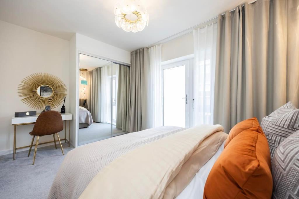 Free Parking/luxurious 3 Bd House/best Offer Londen