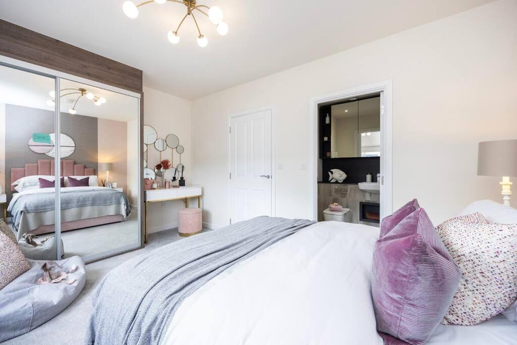 Free Parking/luxurious 3 Bd House/best Offer * Londen