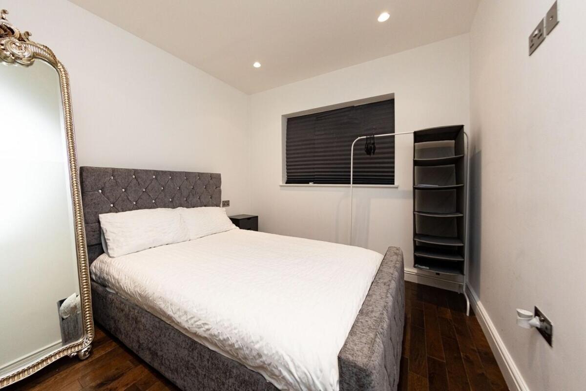 Bonneville House, Private Jacuzzi And Modern Interior Holiday home London