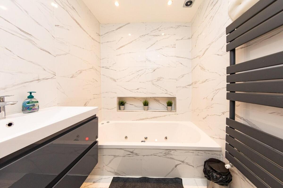 Holiday home Bonneville House, Private Jacuzzi And Modern Interior
