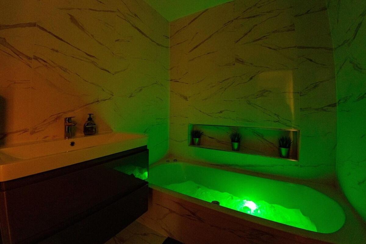 Bonneville House, Private Jacuzzi And Modern Interior *
