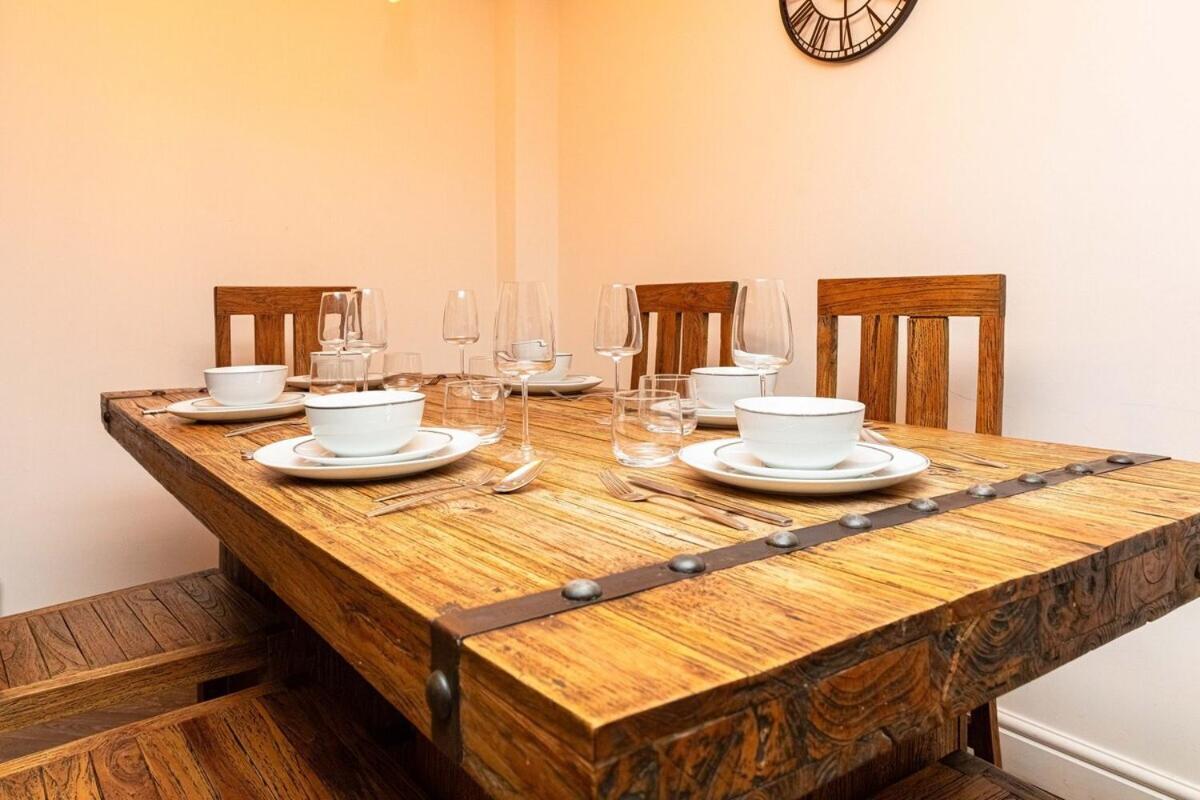 Bonneville House, Private Jacuzzi And Modern Interior Holiday home *