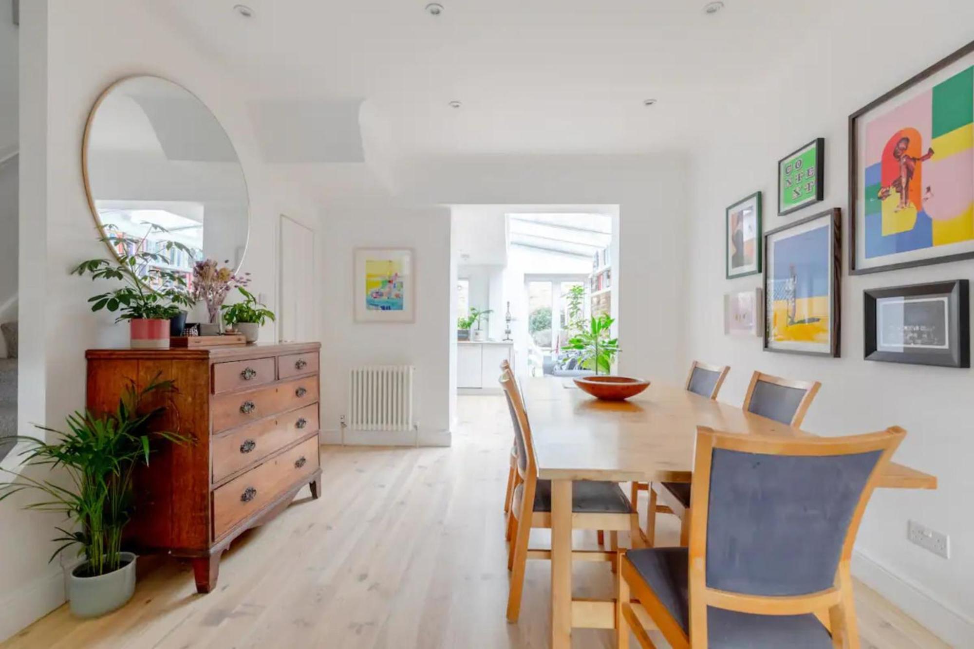 Beautifully Designed 2bd House - By Queen's Park!
