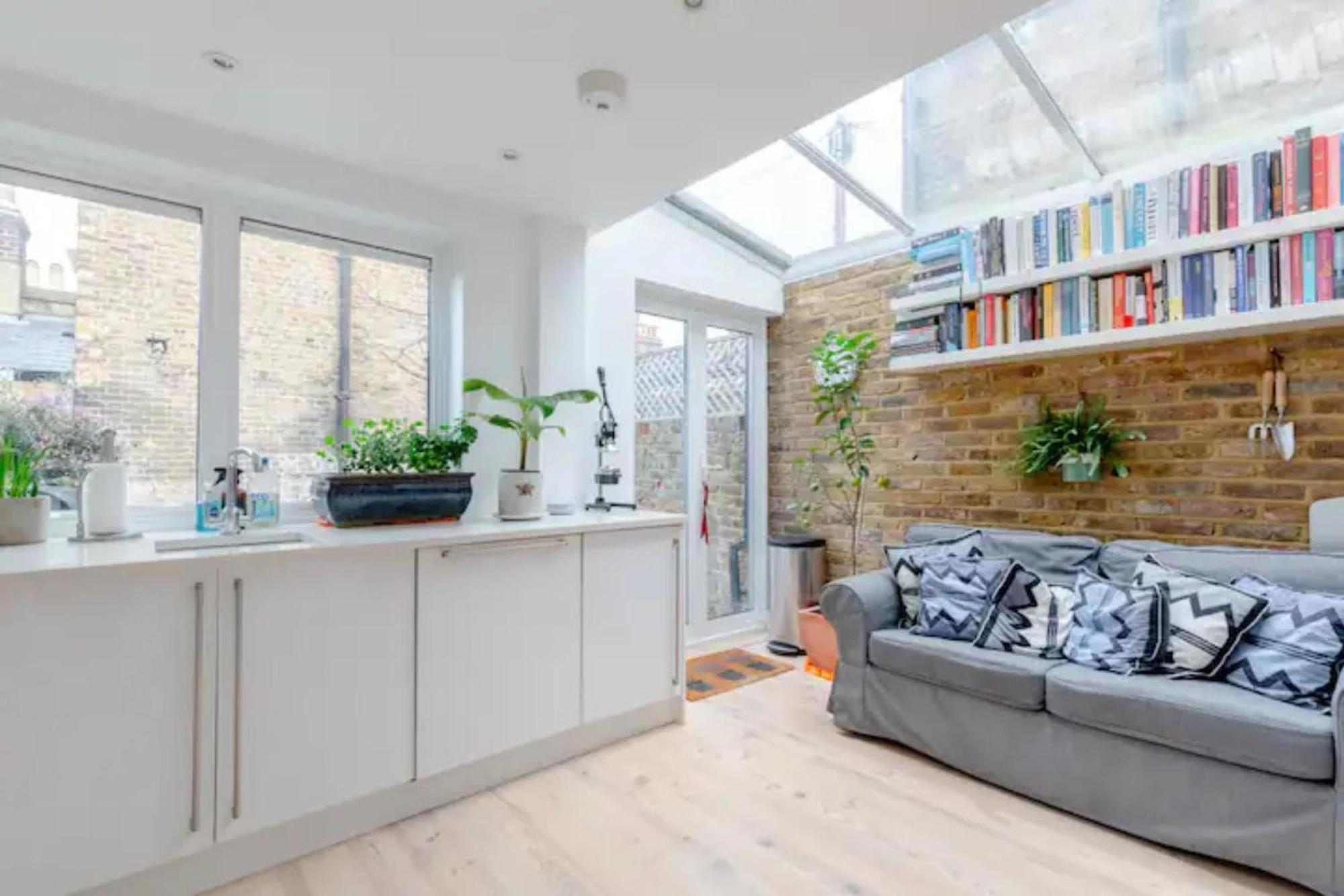 Holiday home Beautifully Designed 2bd House - By Queen's Park!