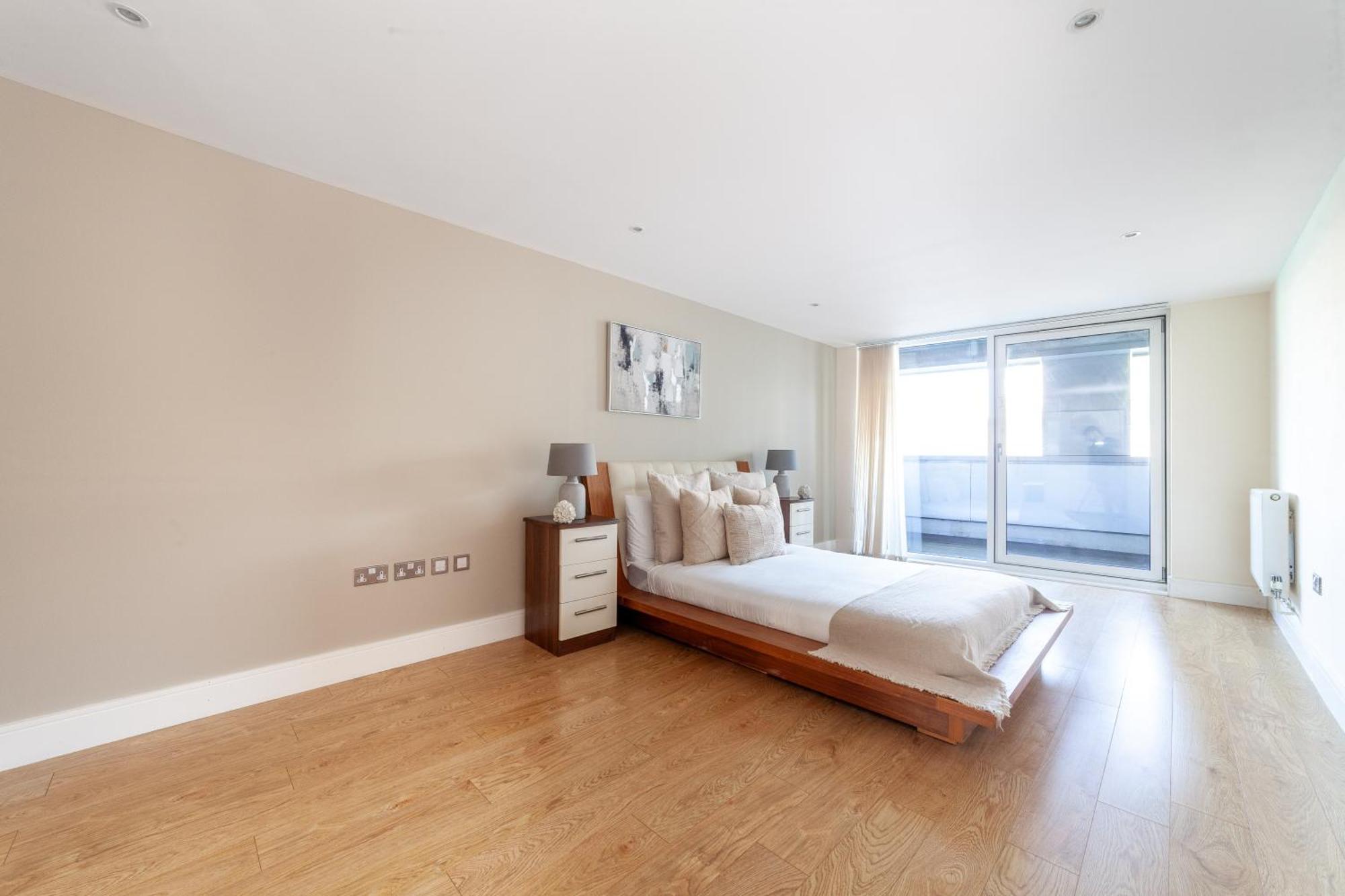 The Greenwich Apartment *