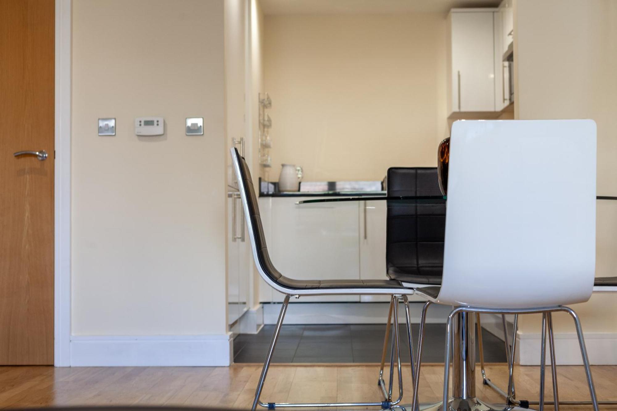 The Greenwich Apartment *