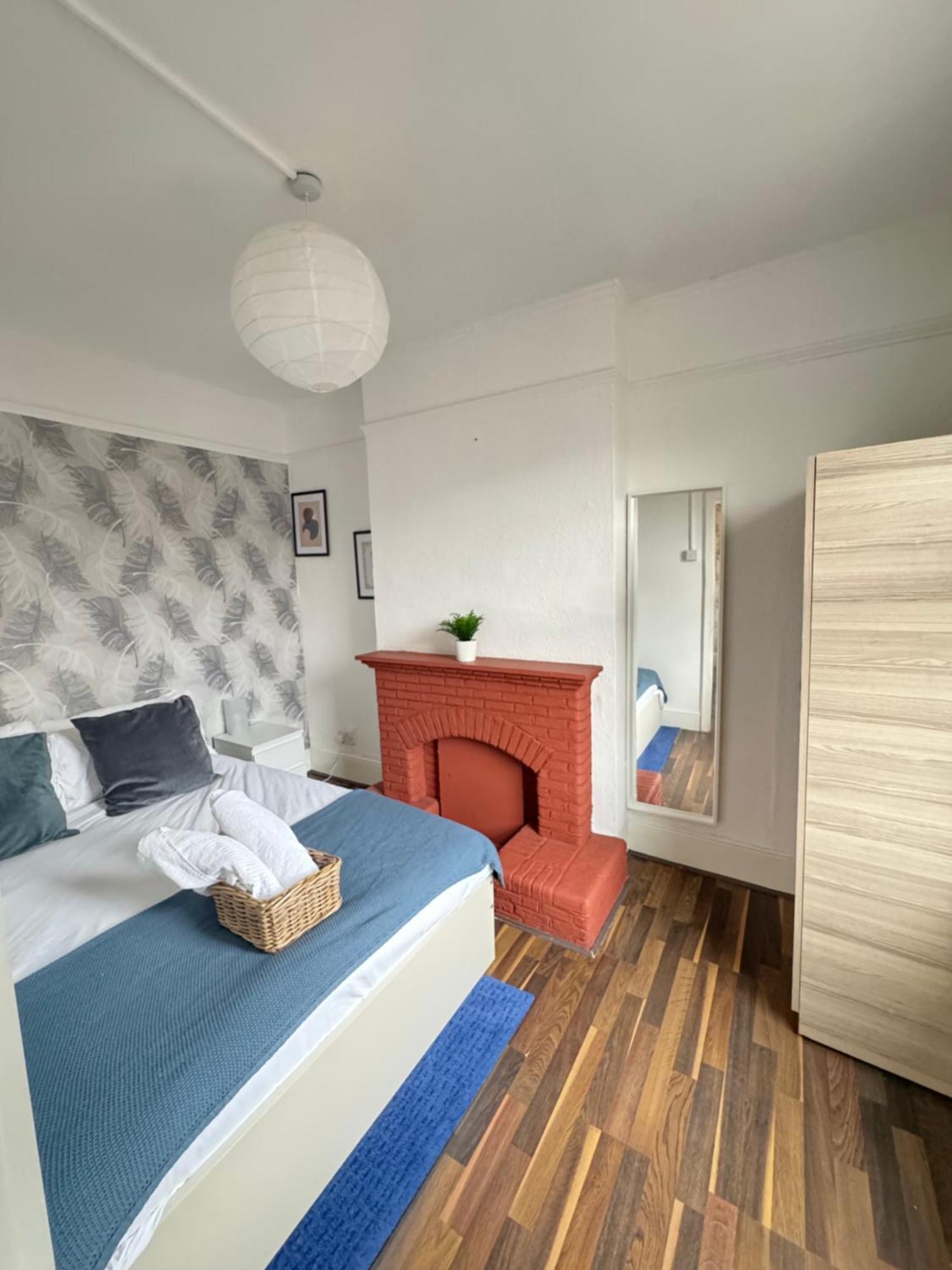 2 Bed Sofa Bed Up To 6 Apartment London