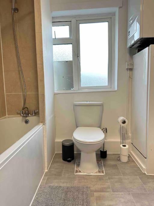 2 Bed Sofa Bed Up To 6 *