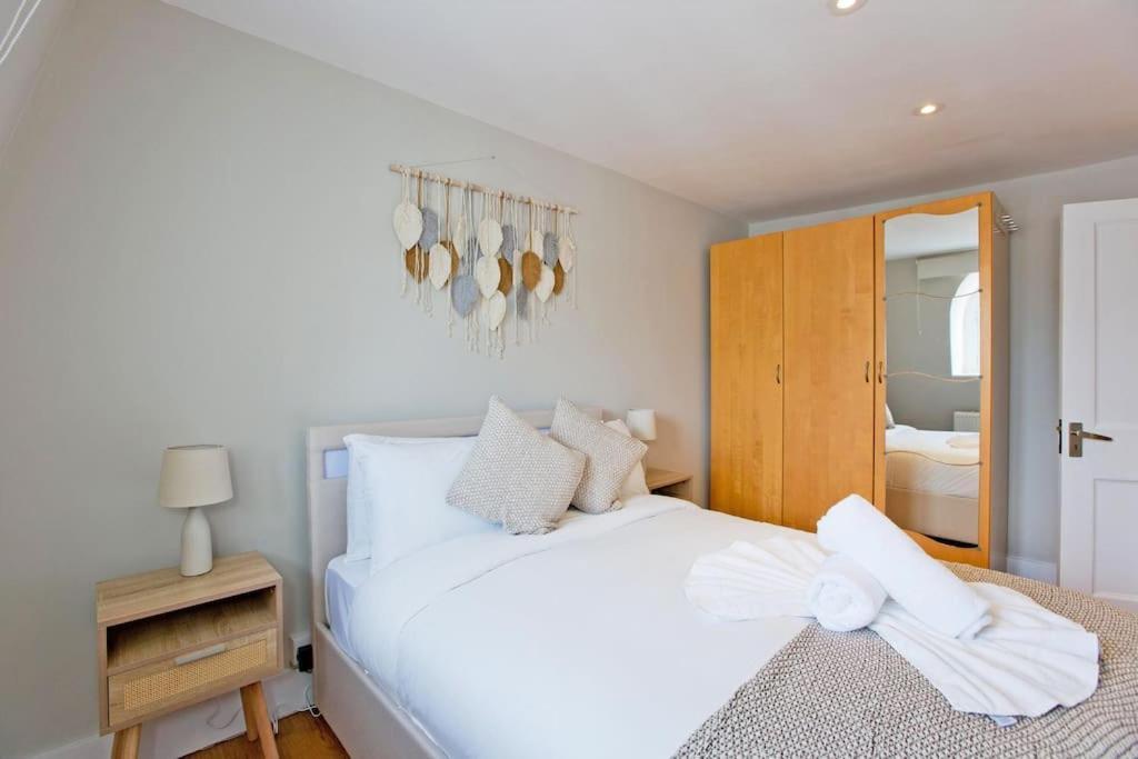 Imperial Hogarth Road -4th Floor Apartment London