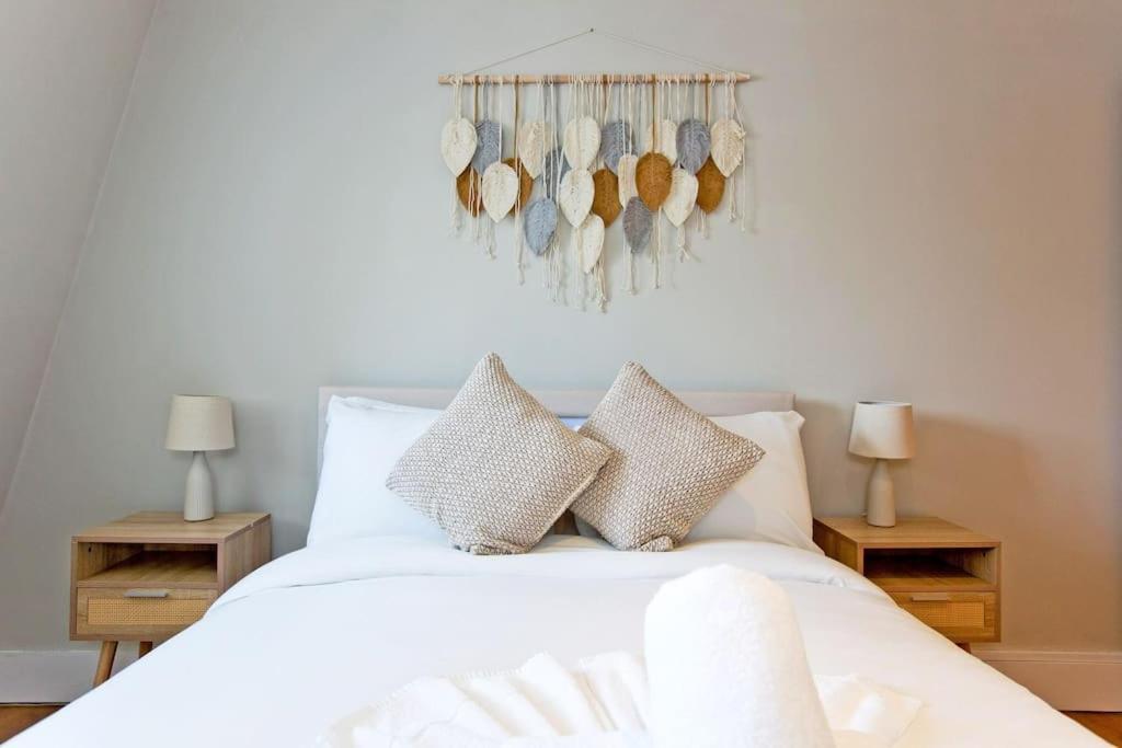 Imperial Hogarth Road -4th Floor Apartment London
