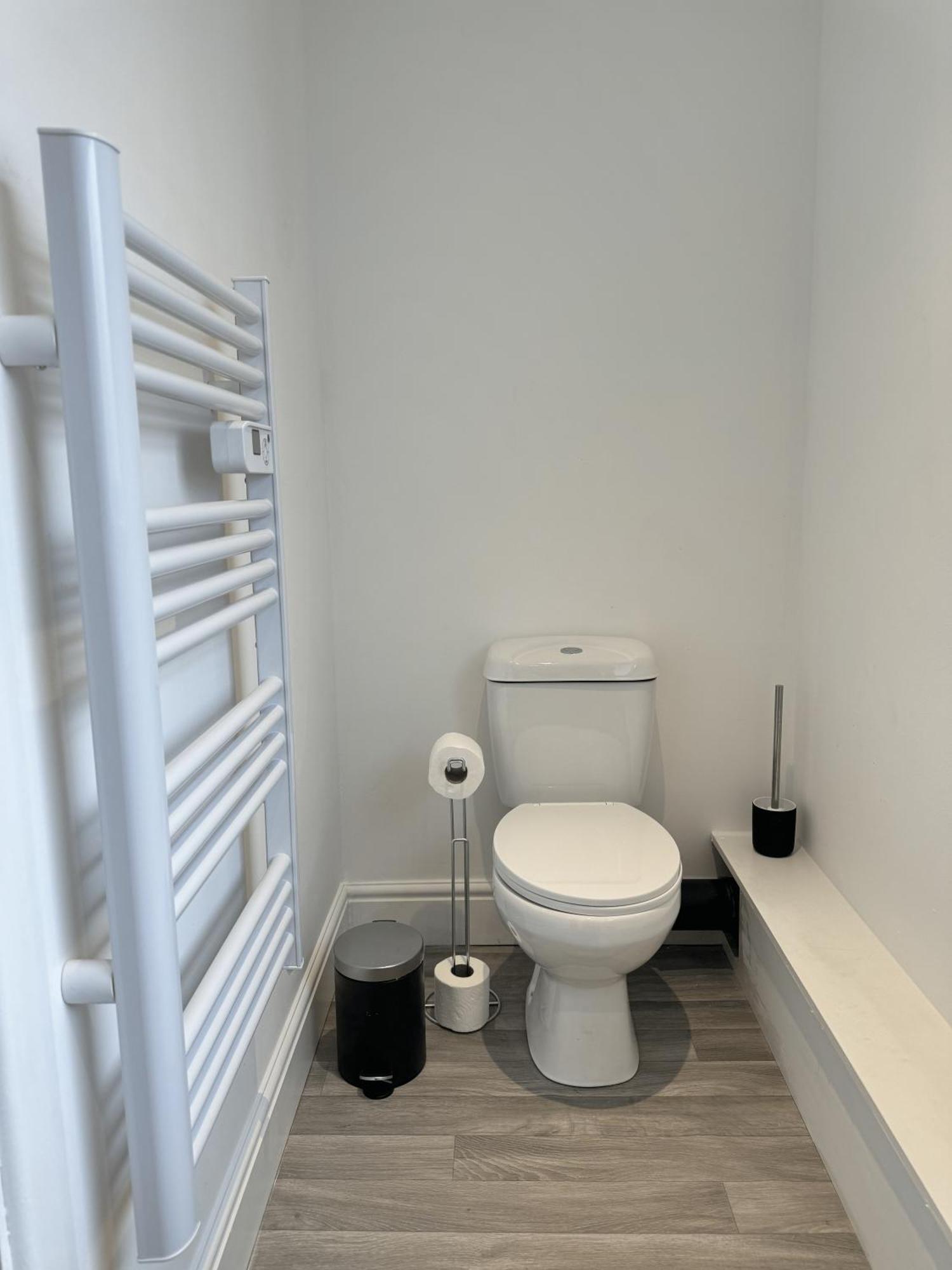 Pensión En-suite Bedroom For Up To 4! Sofa Bed - Near Stratford *