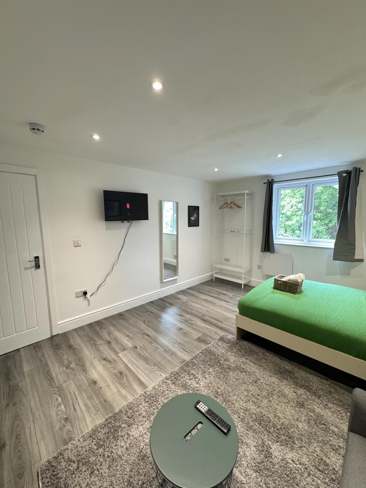 En-suite Bedroom For Up To 4! Sofa Bed - Near Stratford Pensión Londres