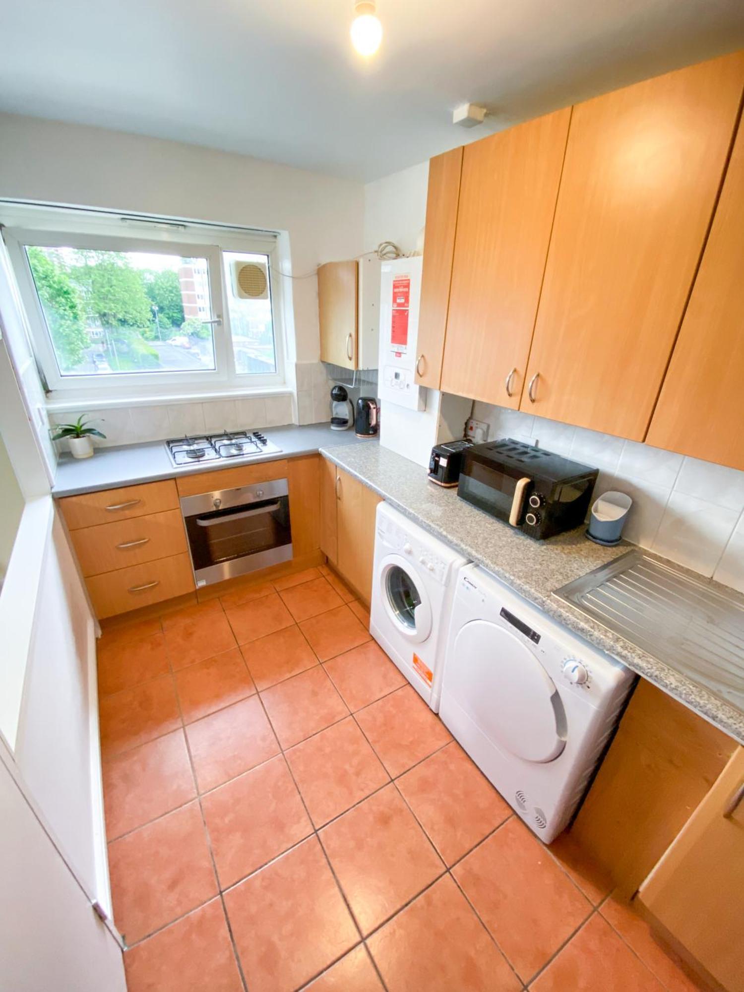 2 Bedroom Flat - 7 Min Walk Old Street Station * Londen
