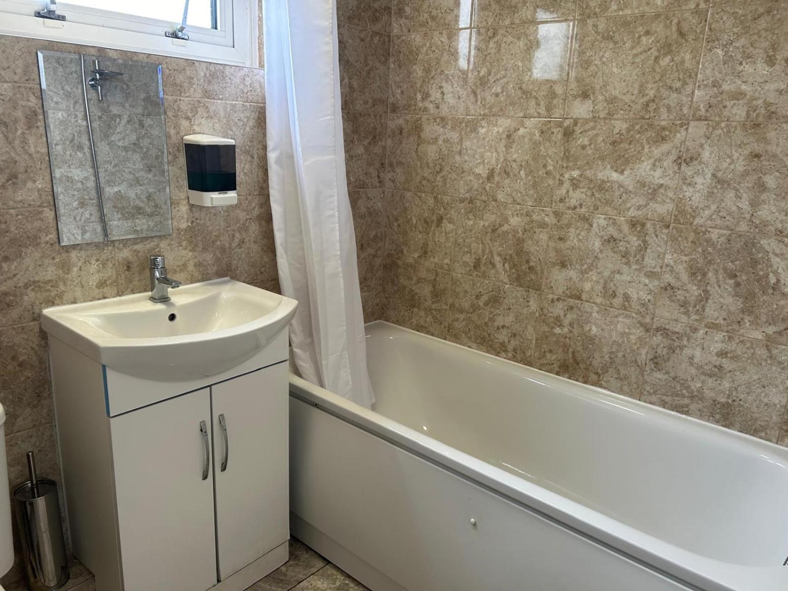 Guest house Stepney *