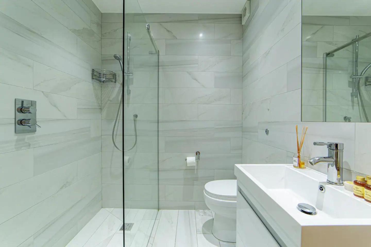 Appartement Pass The Keys - Charming Flat In Mayfair Londen
