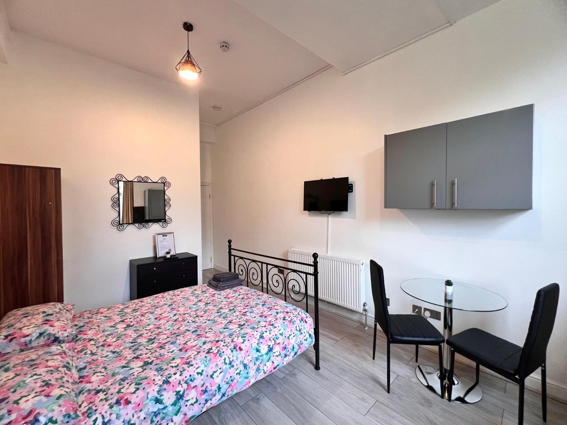 Lovely On Finchley Road Apartment *