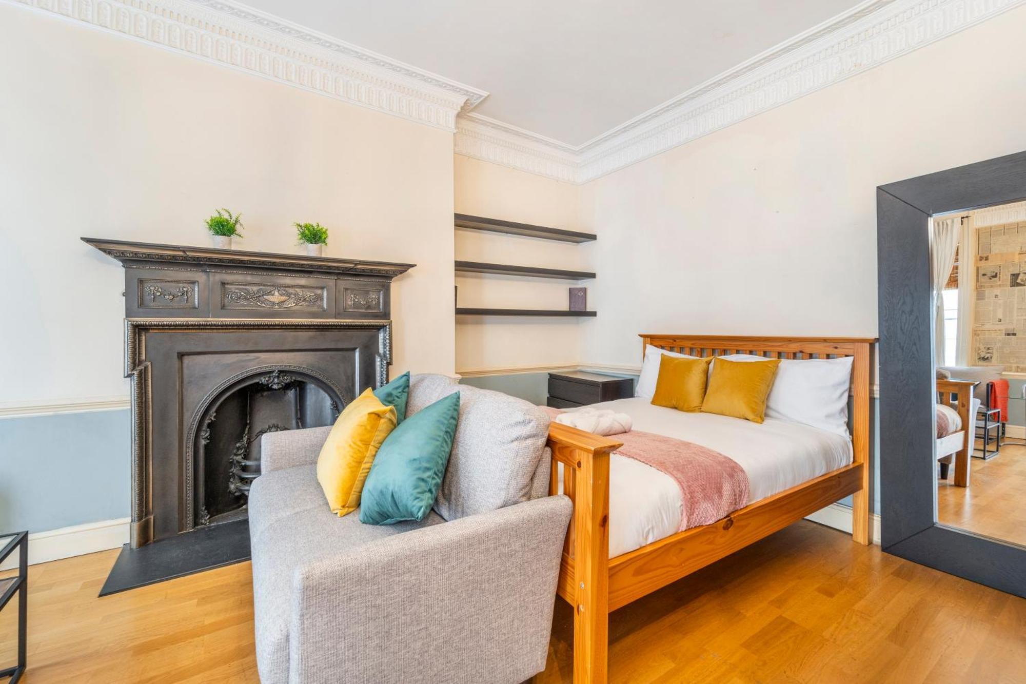 Luxury Trafalgar Square Embankment Collection