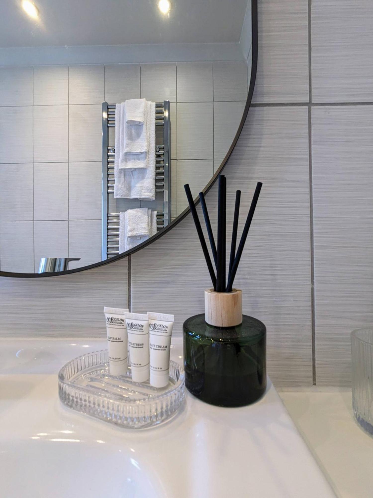 Apartment Charming Bright 2-bed Heritage Flat, Battersea Park,
