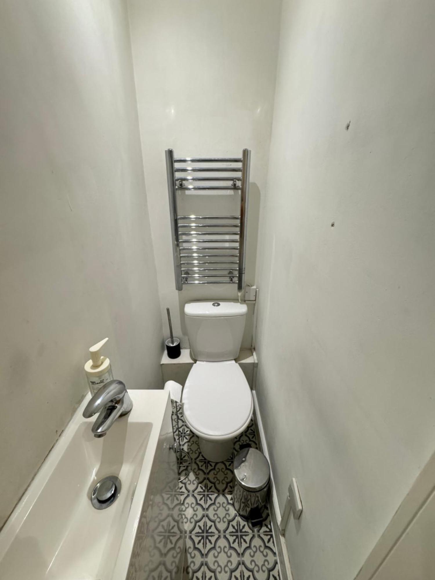 Cozy En-suite Near Stratford Guest house *