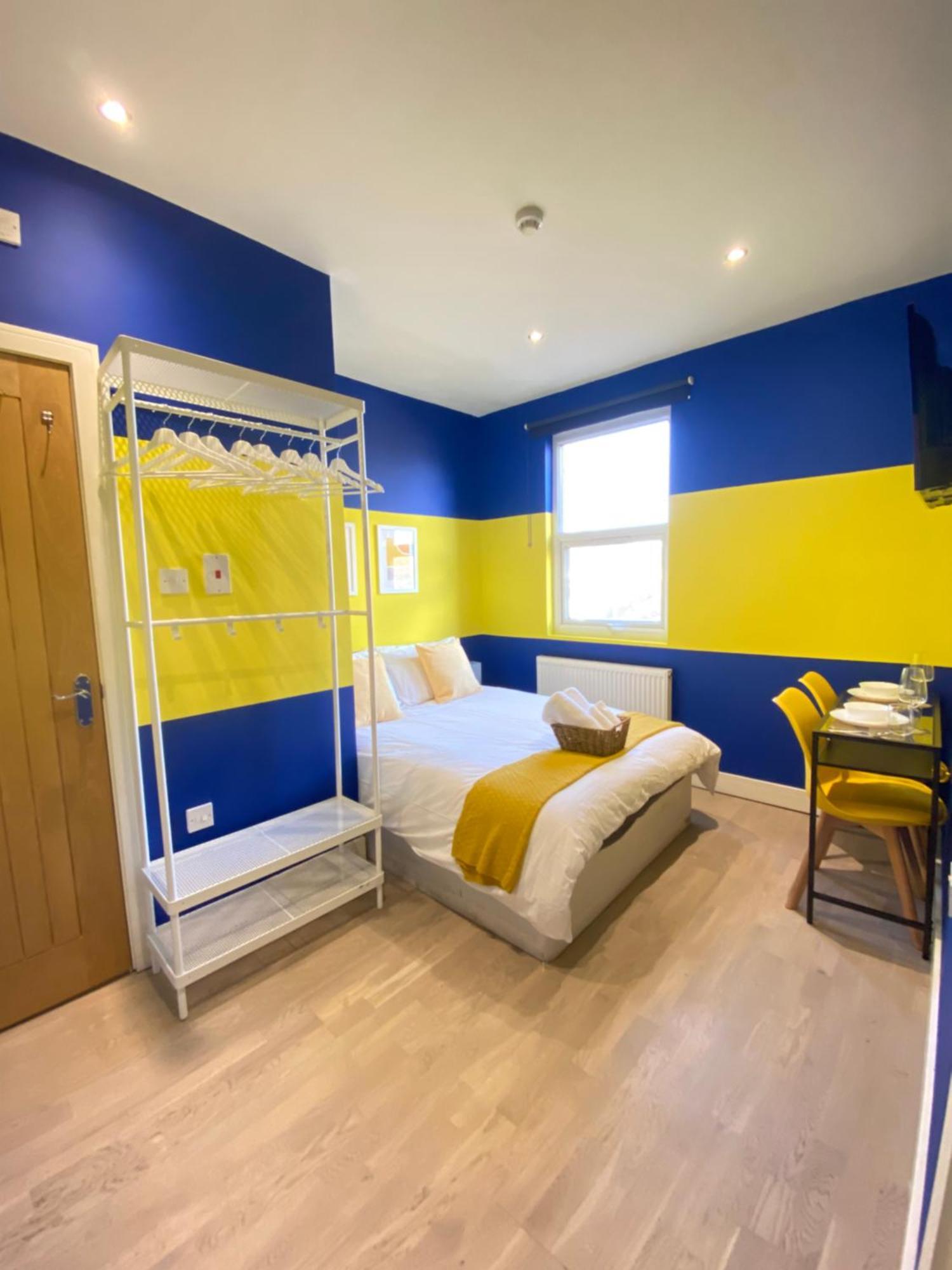 Cozy En-suite Near Stratford Guest house