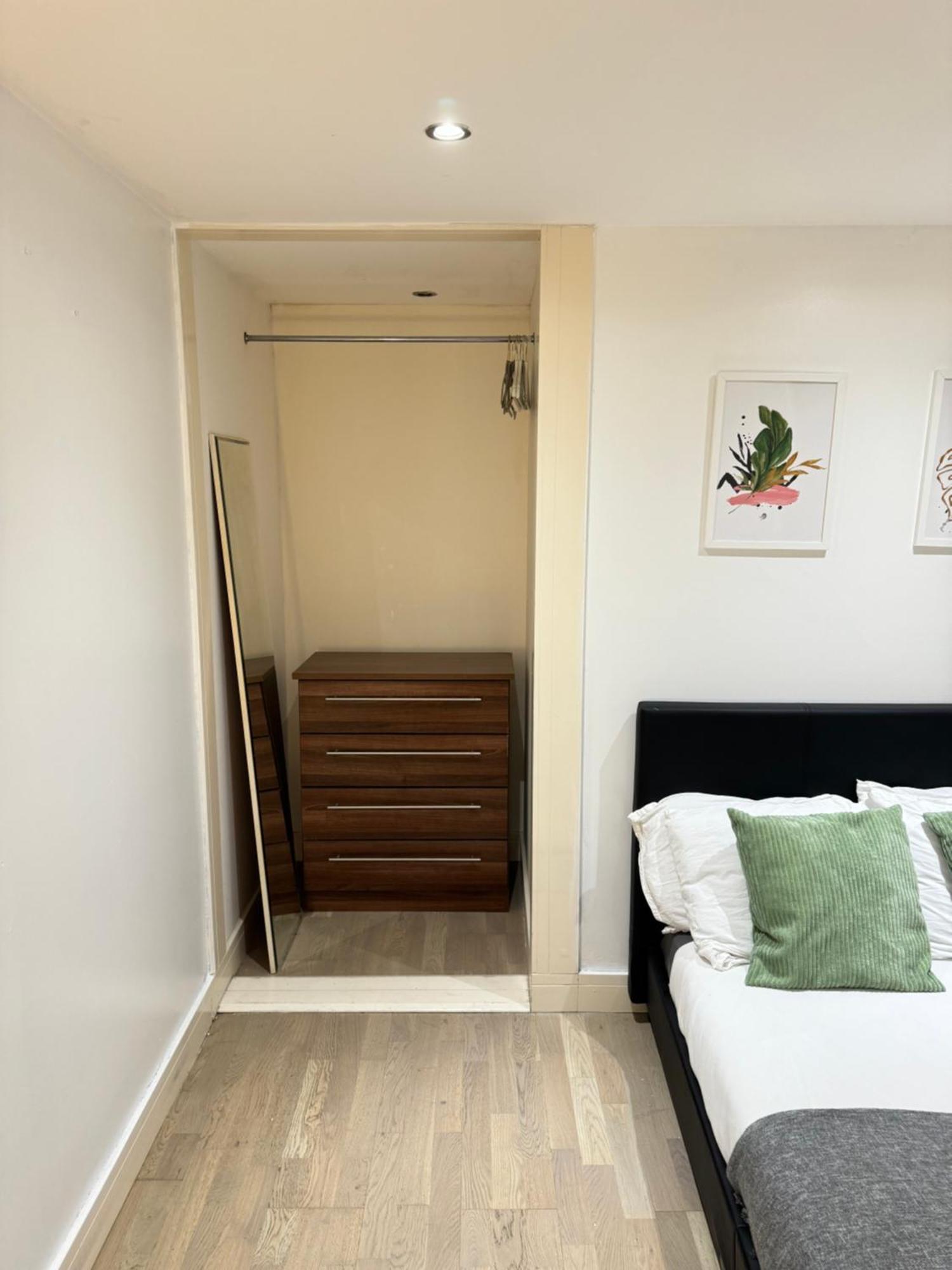 Guest house Cozy En-suite Near Stratford London