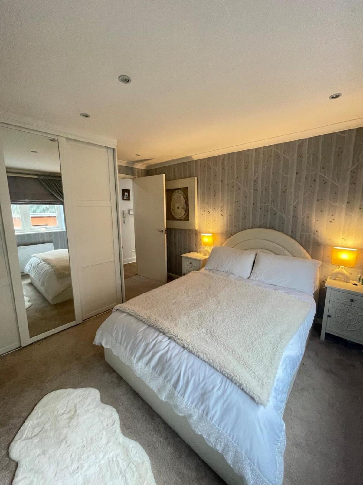 Chic 1bd Flat - 10 Minutes To Victoria Park! * London