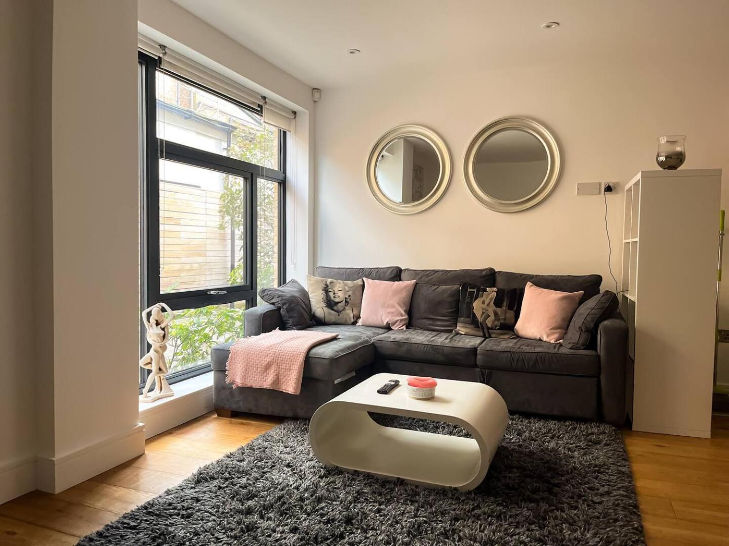 Apartment Omega Terrace, Luxury Modern Interior, Located Close To Alexandra Palace *
