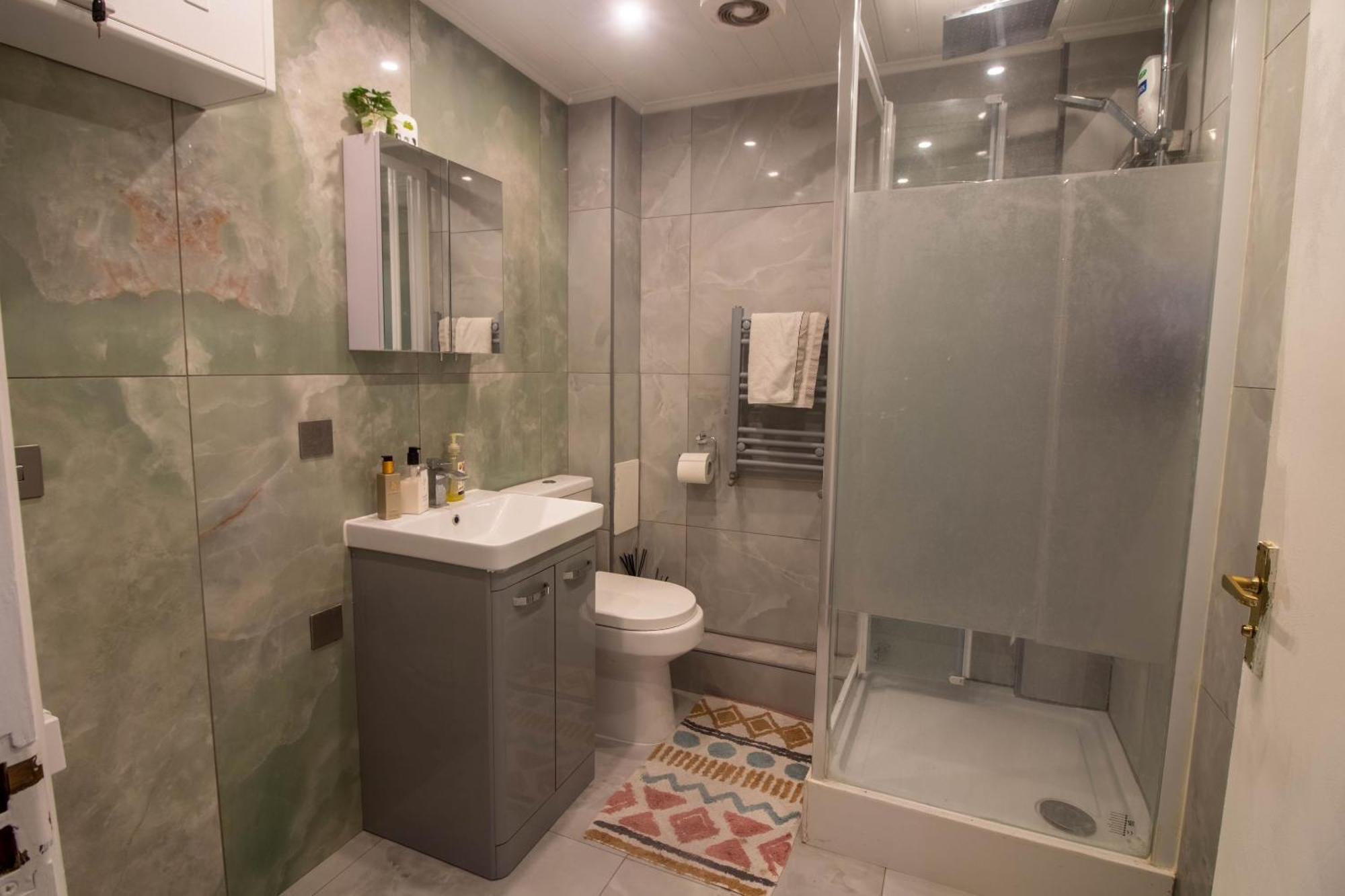 Wembley Serviced By Solara - Free Parking - By Wembley Stadium - Private Garden * London