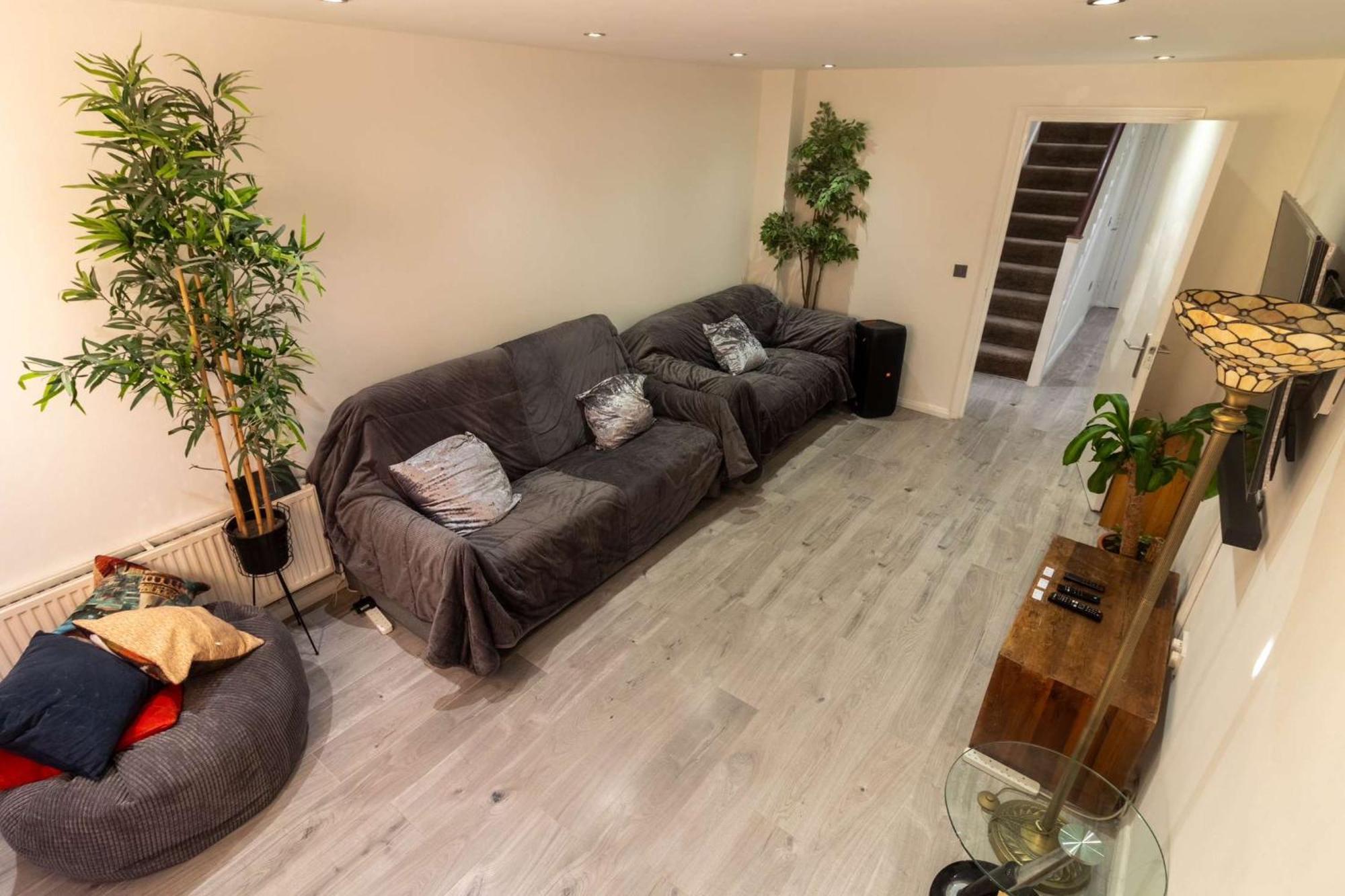 Wembley Serviced By Solara - Free Parking - By Wembley Stadium - Private Garden