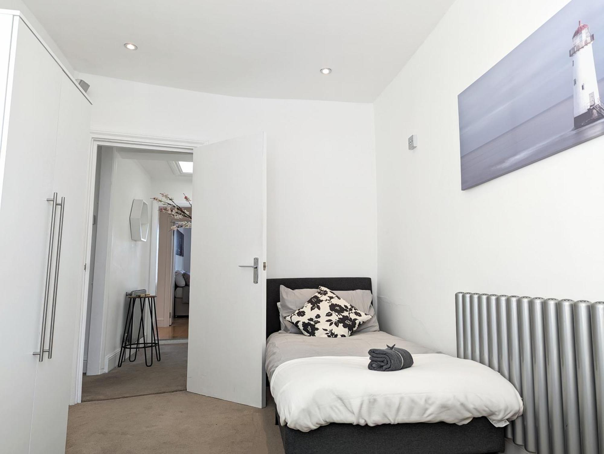 Hyde Park 3 Bedroom Flat Apartment