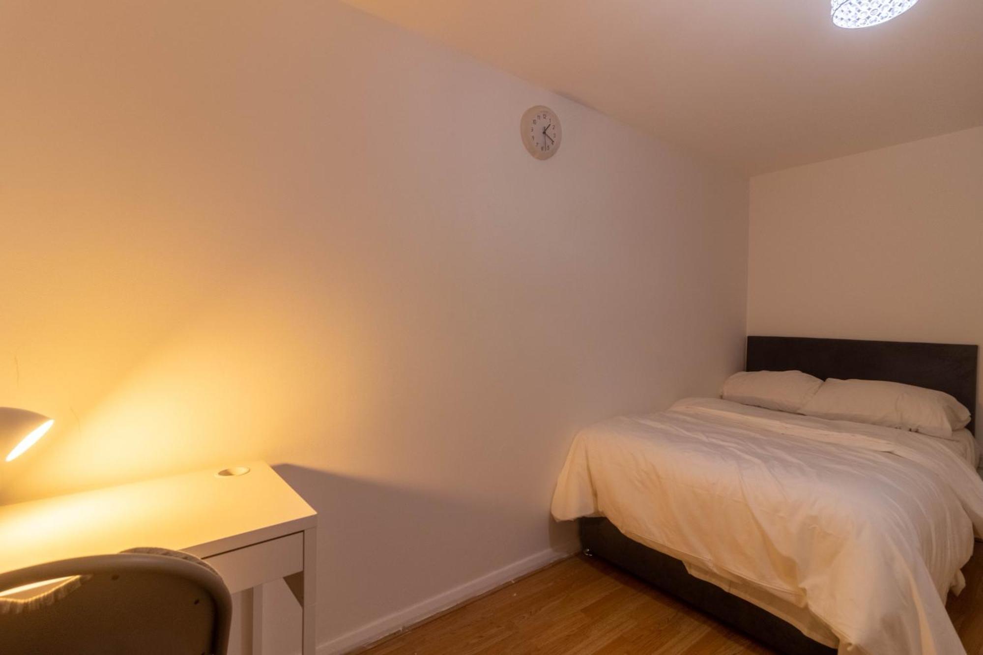 Wembley Serviced By Solara - Free Parking - By Wembley Stadium - Private Garden Apartment London