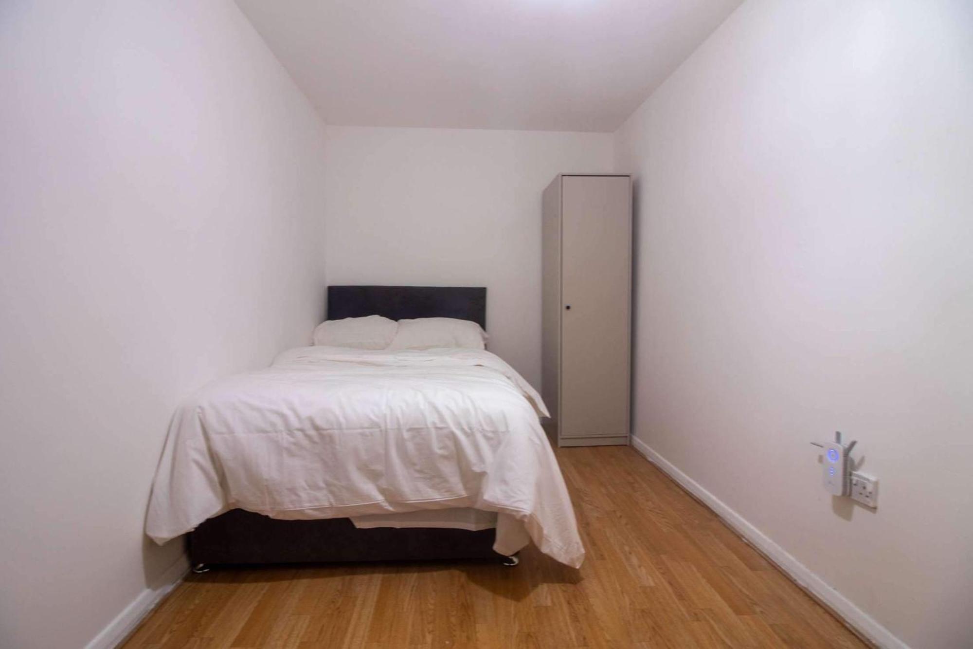 Wembley Serviced By Solara - Free Parking - By Wembley Stadium - Private Garden Apartment