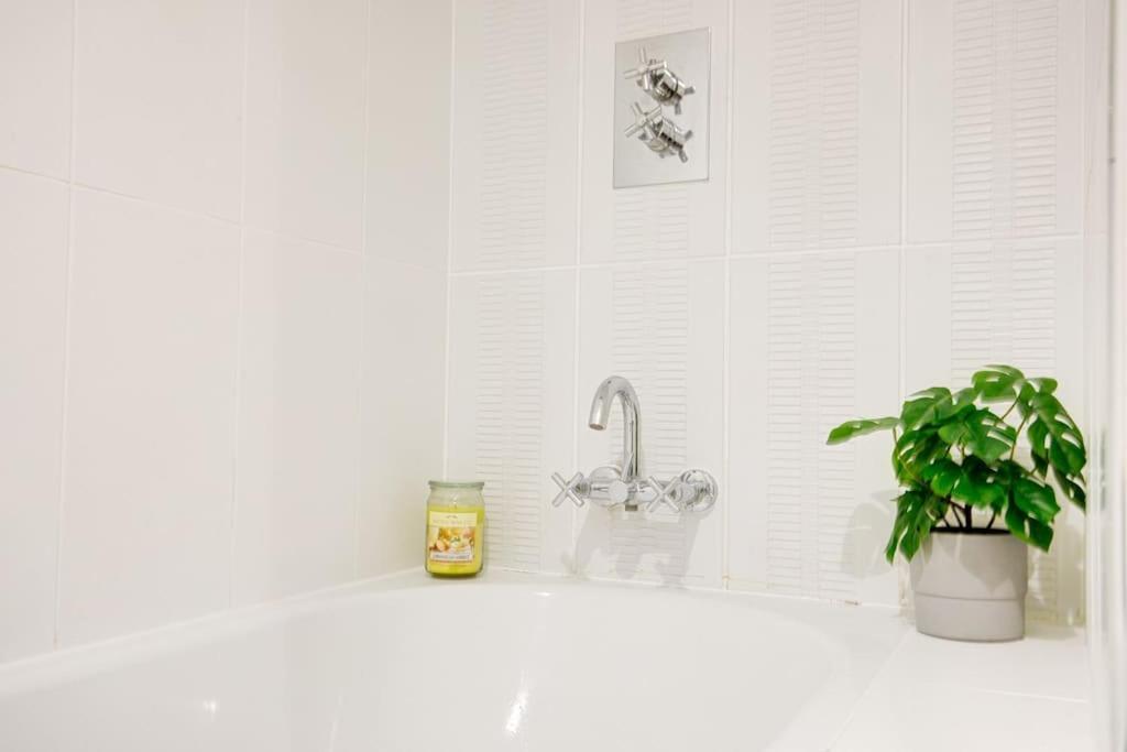 Luxstay Earls Court - Sleeps Up To 7 Apartment