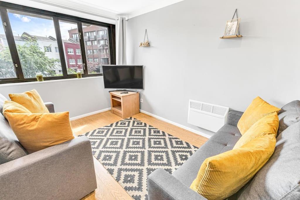 Luxstay Earls Court - Sleeps Up To 7 London