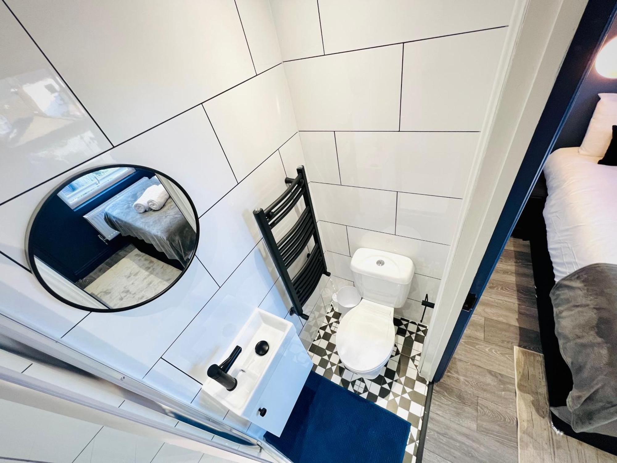 61 Studio, Ideal For Tourists High Recommend!!! Guest house London