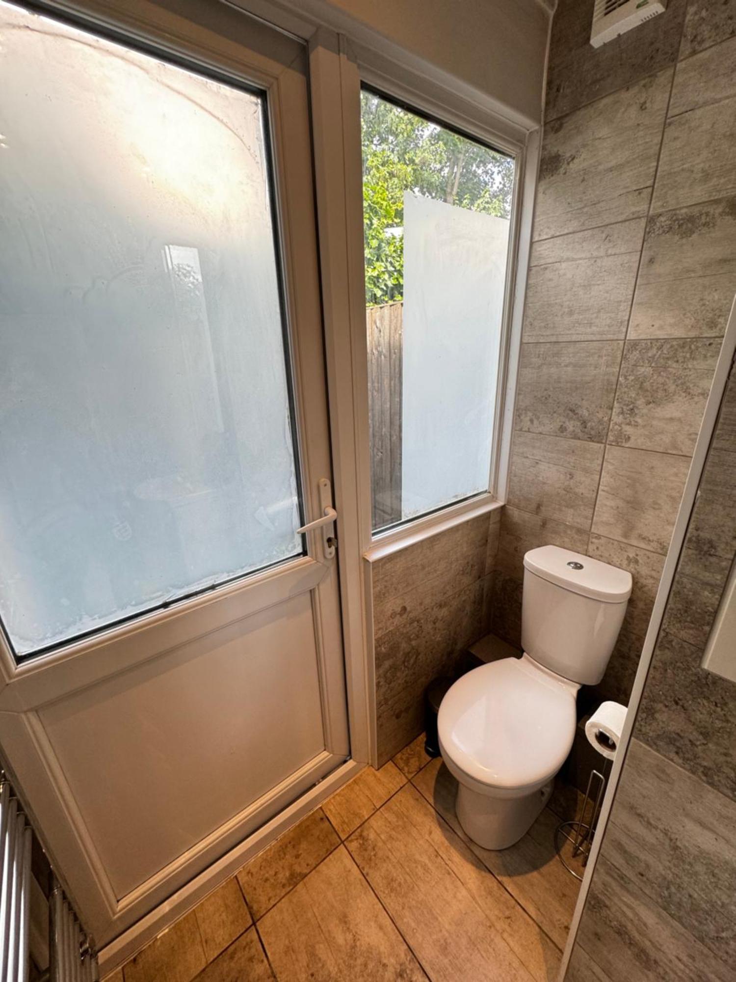 En-suite Bedroom For Up To 4! Sofa Bed - Near Stratford Pensión *