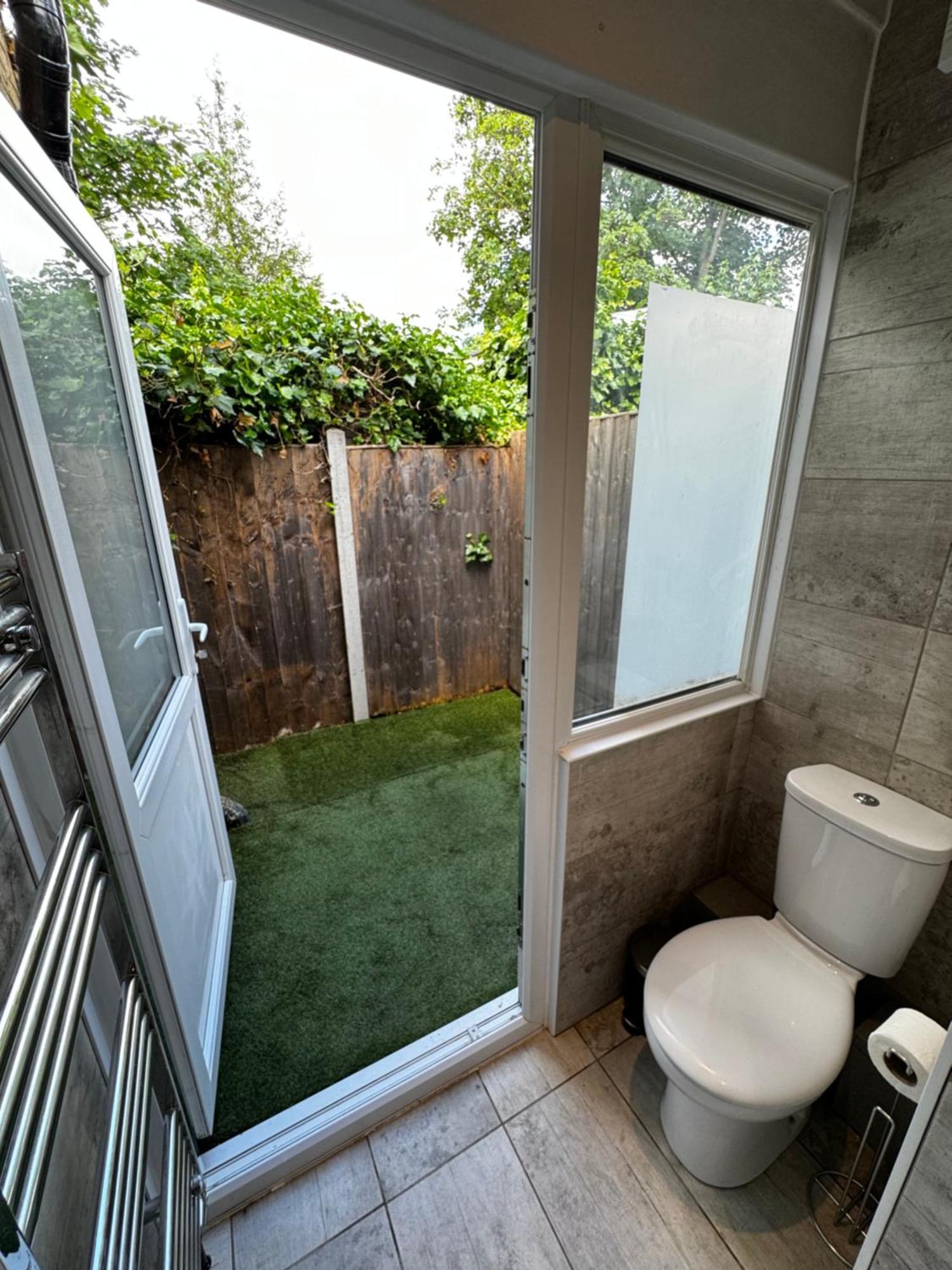 En-suite Bedroom For Up To 4! Sofa Bed - Near Stratford * London