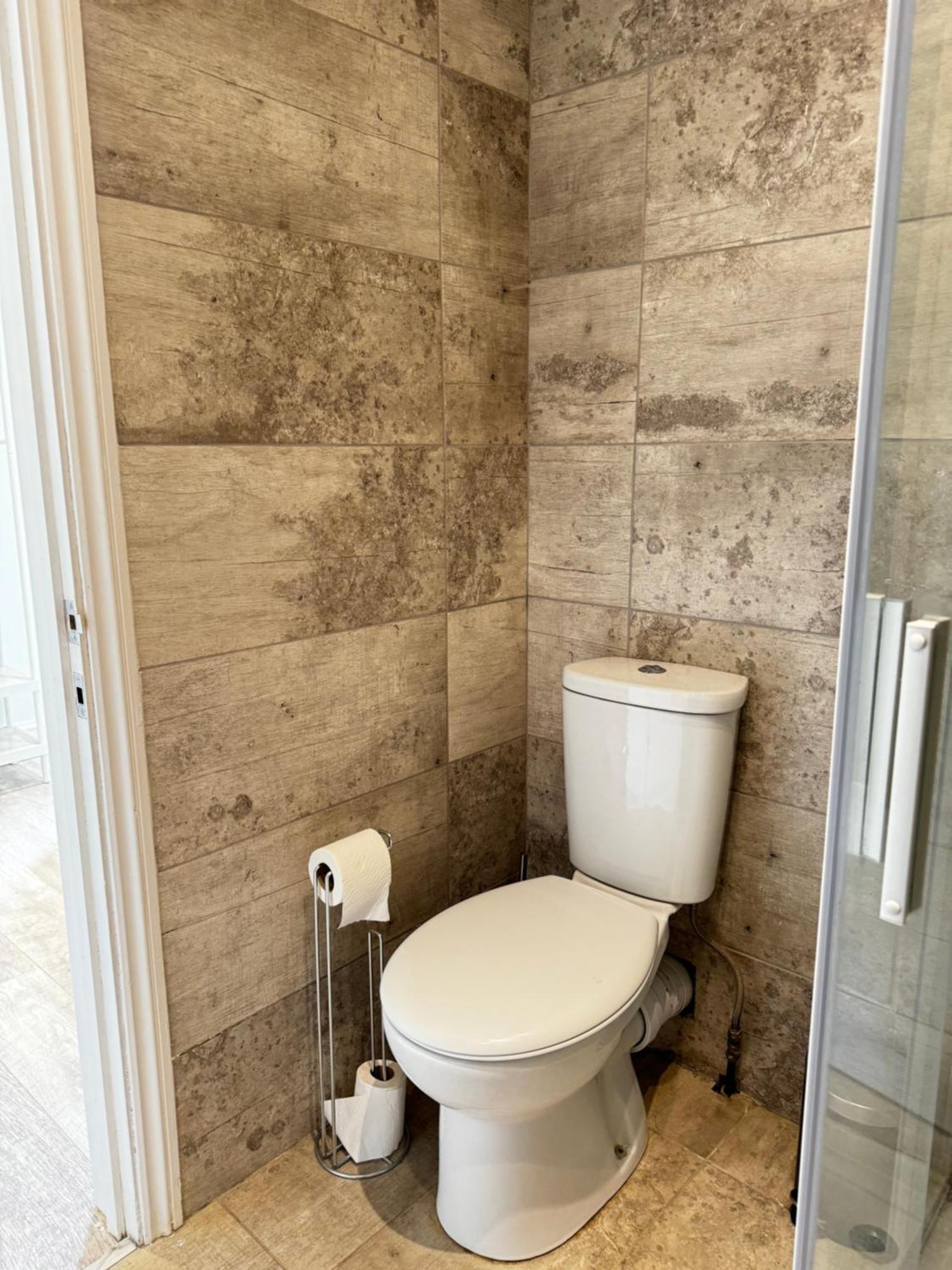 En-suite Bedroom For Up To 4! Sofa Bed - Near Stratford Guest house London