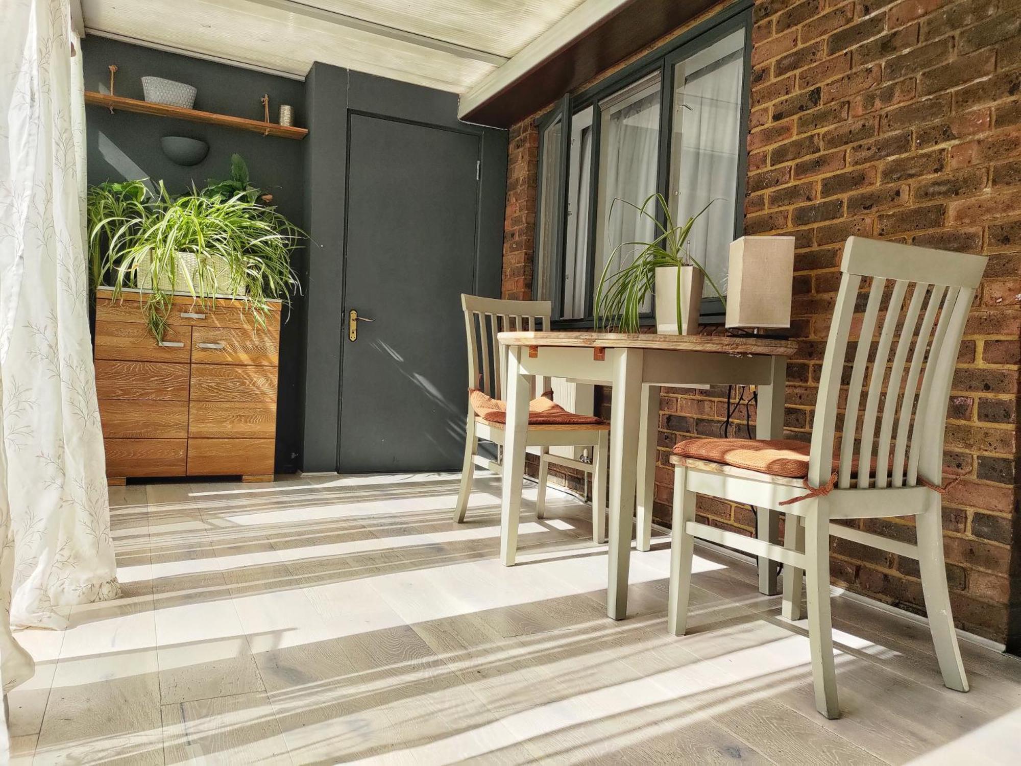 Cozy Ensuite In Authentic With Garden Terrace In Prime Location Just East Of Londen